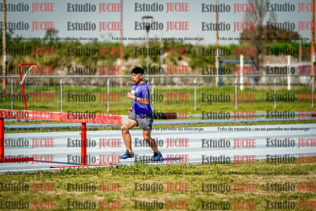 Fotos de los 2000 m con obstáculos de varones