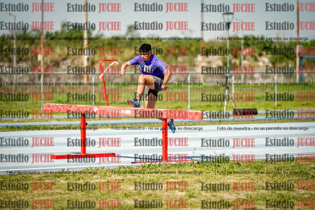 Fotos de los 2000 m con obstáculos de varones