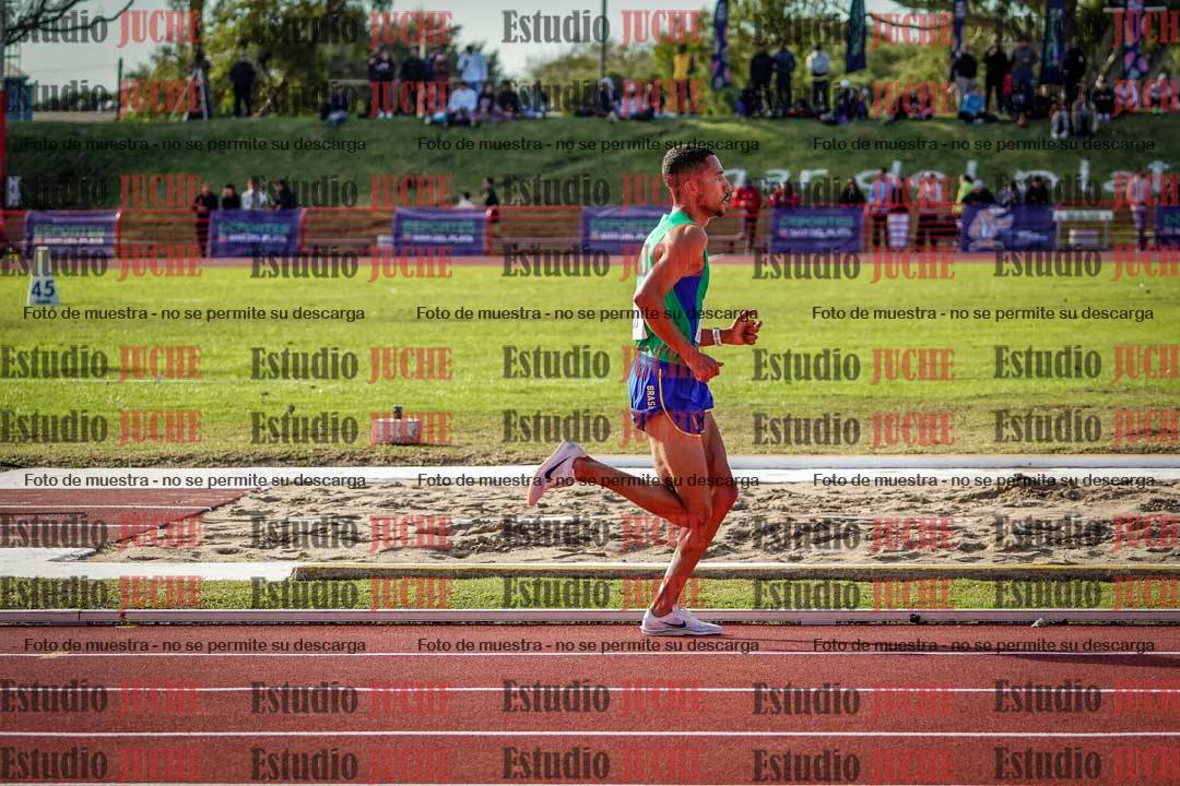 Fotos de los 3000 m con obstáculos de varones
