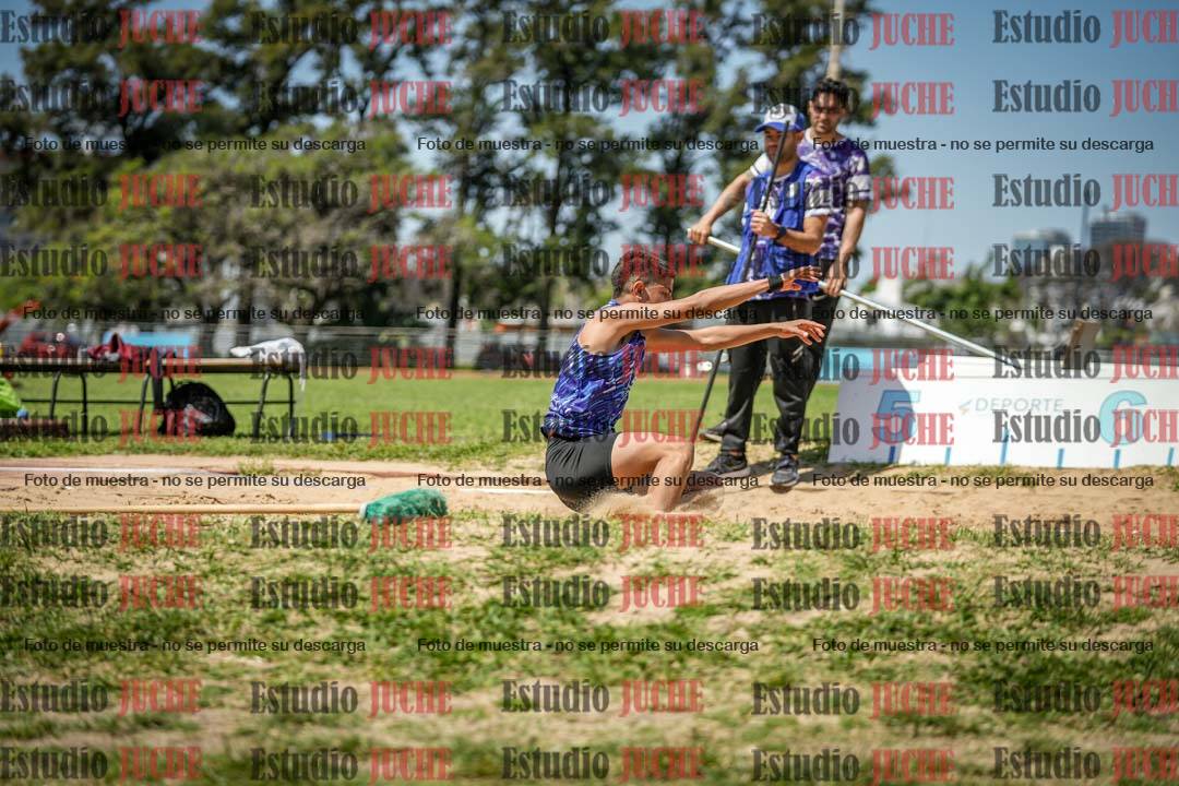 Fotos del salto en largo de varones - (incluye octatlón)