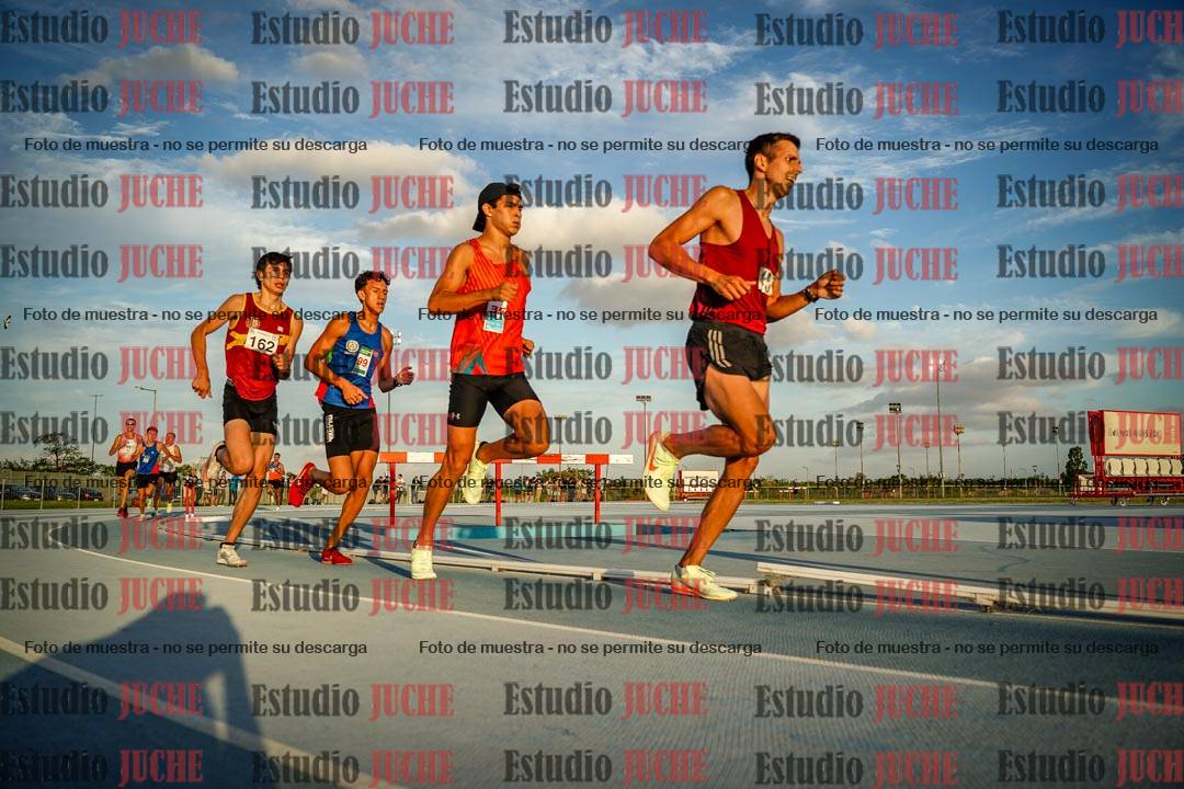 Fotos de los 3000 m llanos de varones