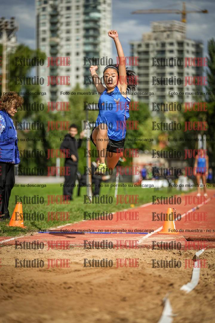 Fotos del salto en largo - mujeres mayores