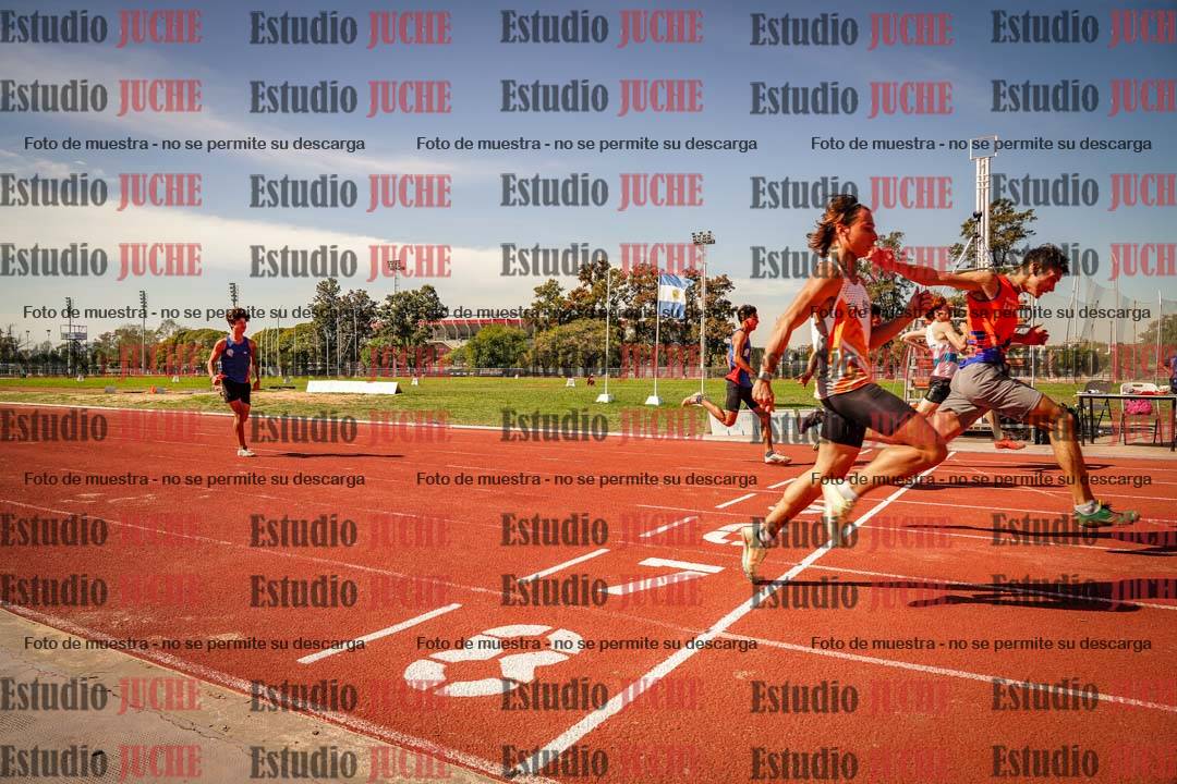Fotos de los 100 m llanos de varones