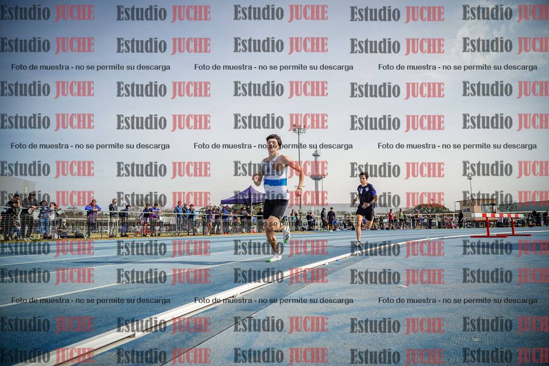 Fotos de los 800 m llanos de varones