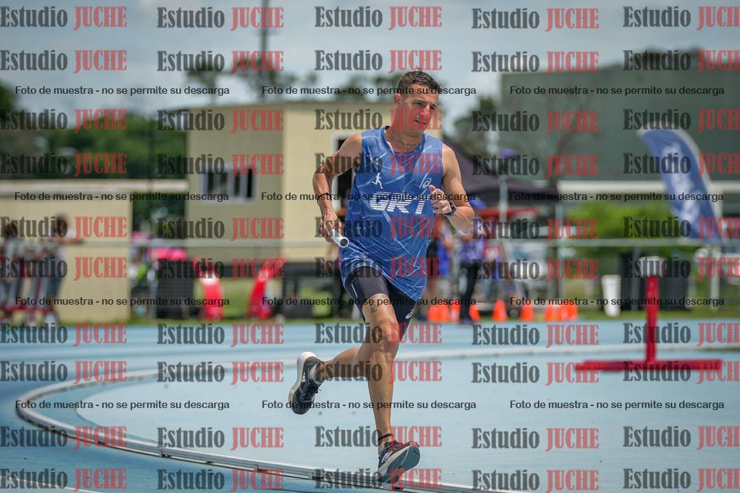 Fotos de la largada de los relevos 20' para running teams - serie 2
