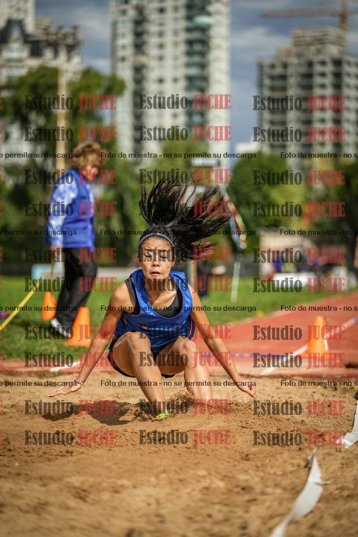 Fotos del salto en largo - mujeres mayores
