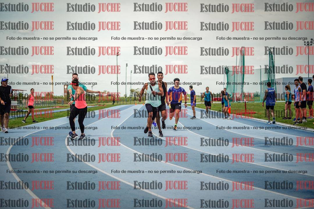 Fotos durante el transcurso de los relevos 20' para running teams - serie 2