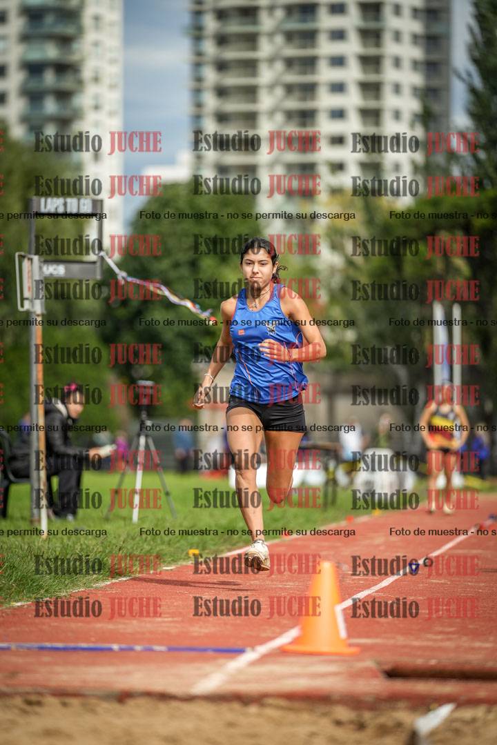 Fotos del salto en largo - mujeres mayores