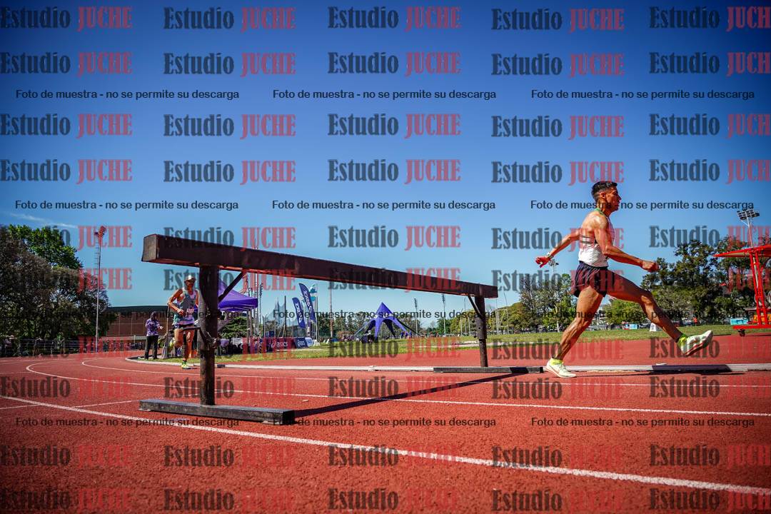 Fotos de los 3000 m con obstáculos de varones
