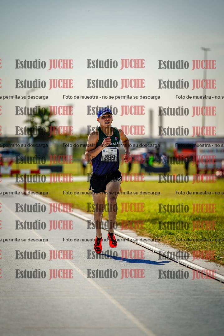 Fotos de los 2000 m con obstáculos de varones