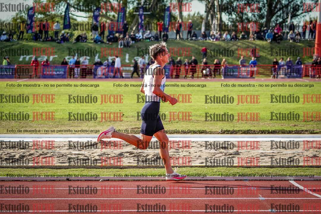 Fotos de los 3000 m con obstáculos de varones