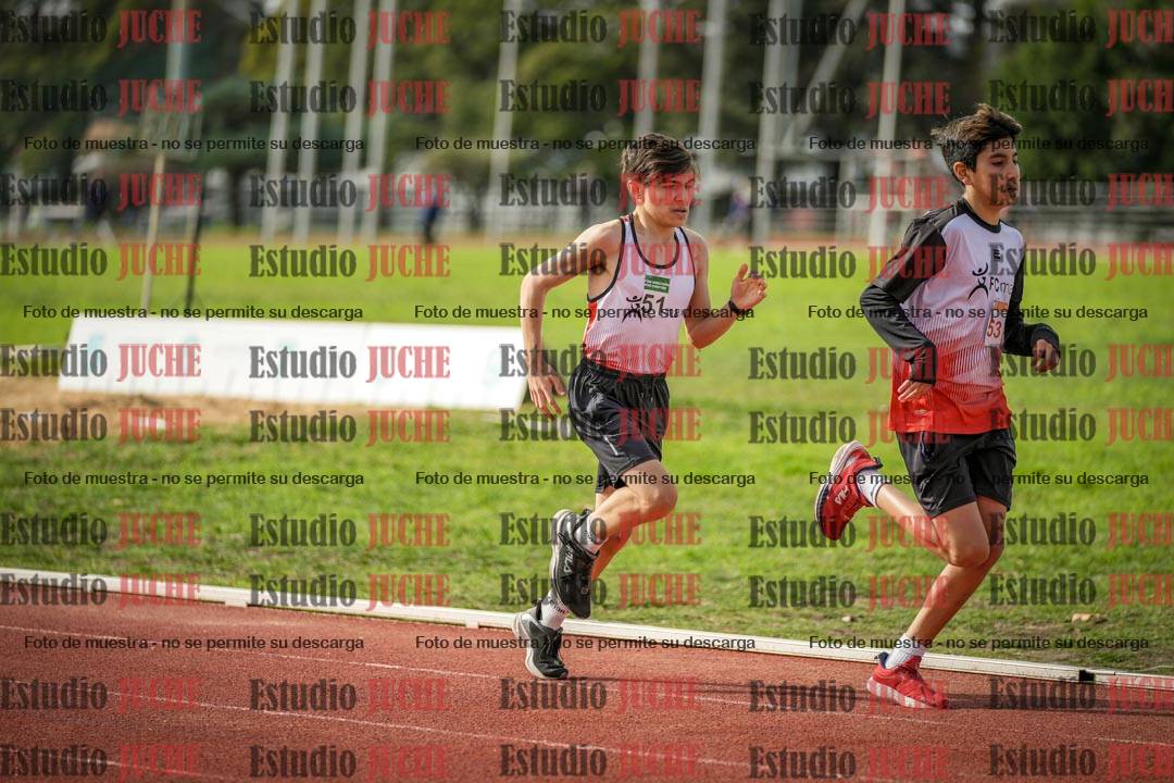 Fotos de los 600 m llanos de varones