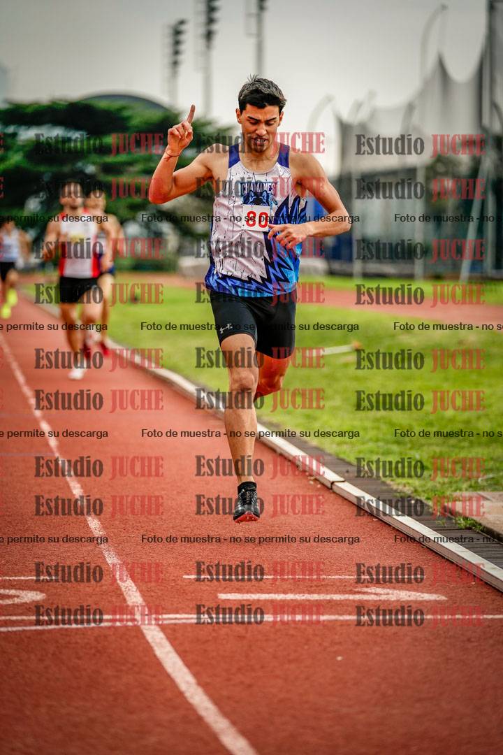 Fotos de los 800 m llanos de varones