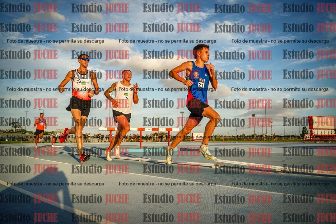 Fotos de los 3000 m llanos de varones