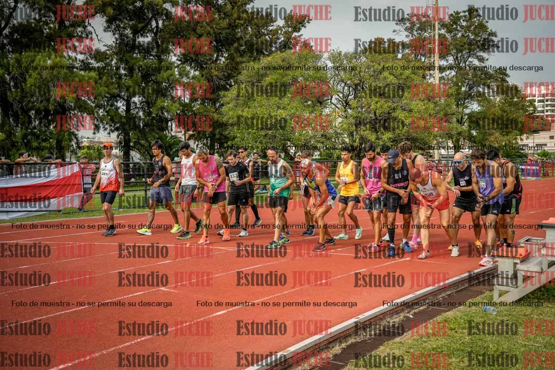 Fotos de los 3000 m llanos de varones
