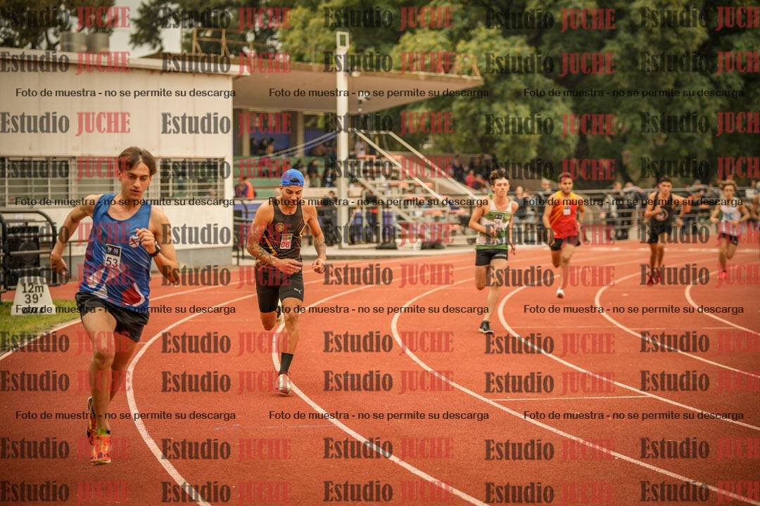 Fotos de los 800 m llanos de varones