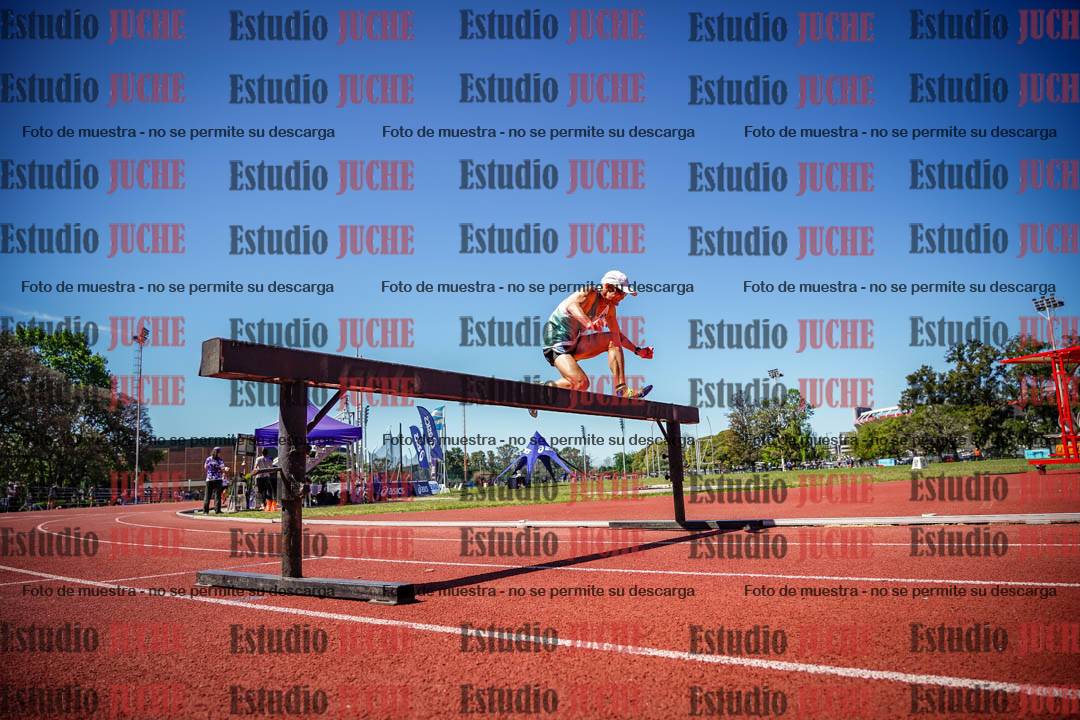 Fotos de los 3000 m con obstáculos de varones