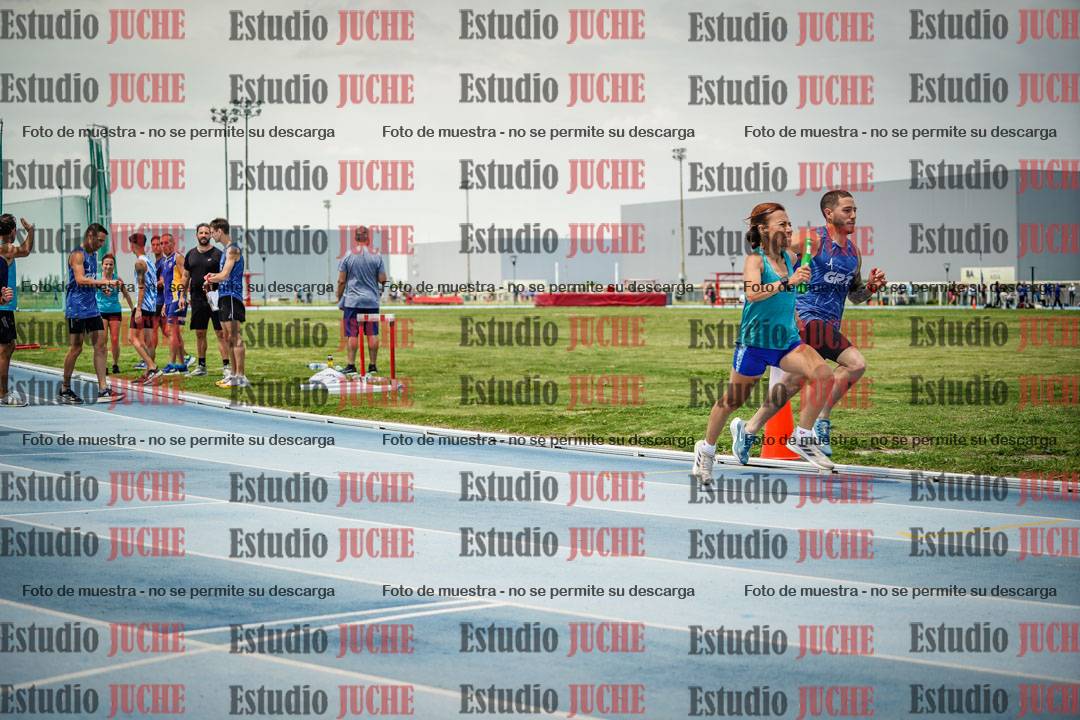 Fotos durante el transcurso de los relevos 20' para running teams - serie 2