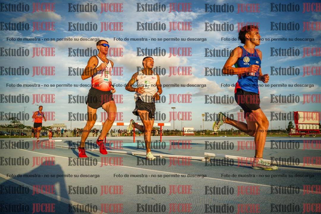 Fotos de los 3000 m llanos de varones