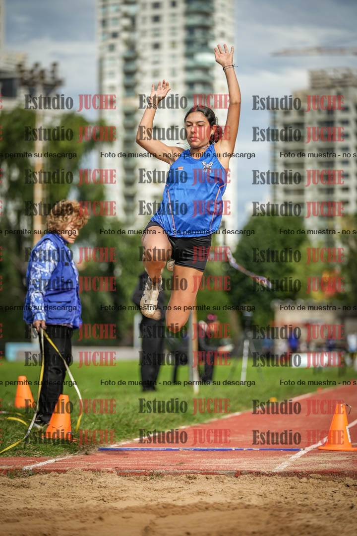 Fotos del salto en largo - mujeres mayores