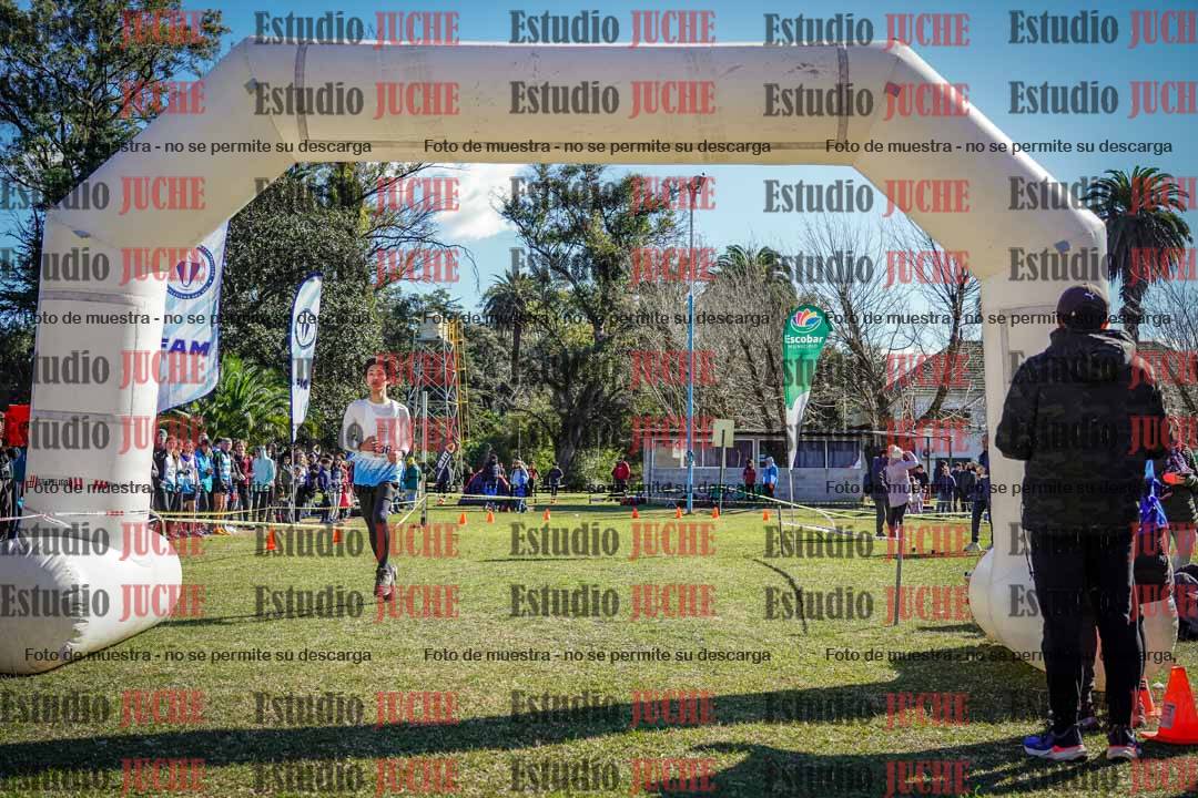Fotos de la llegada del cross de 2000 m