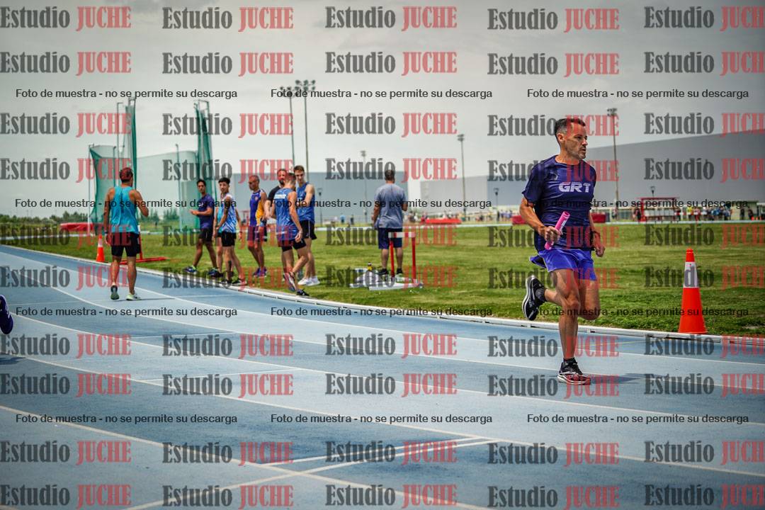 Fotos durante el transcurso de los relevos 20' para running teams - serie 2