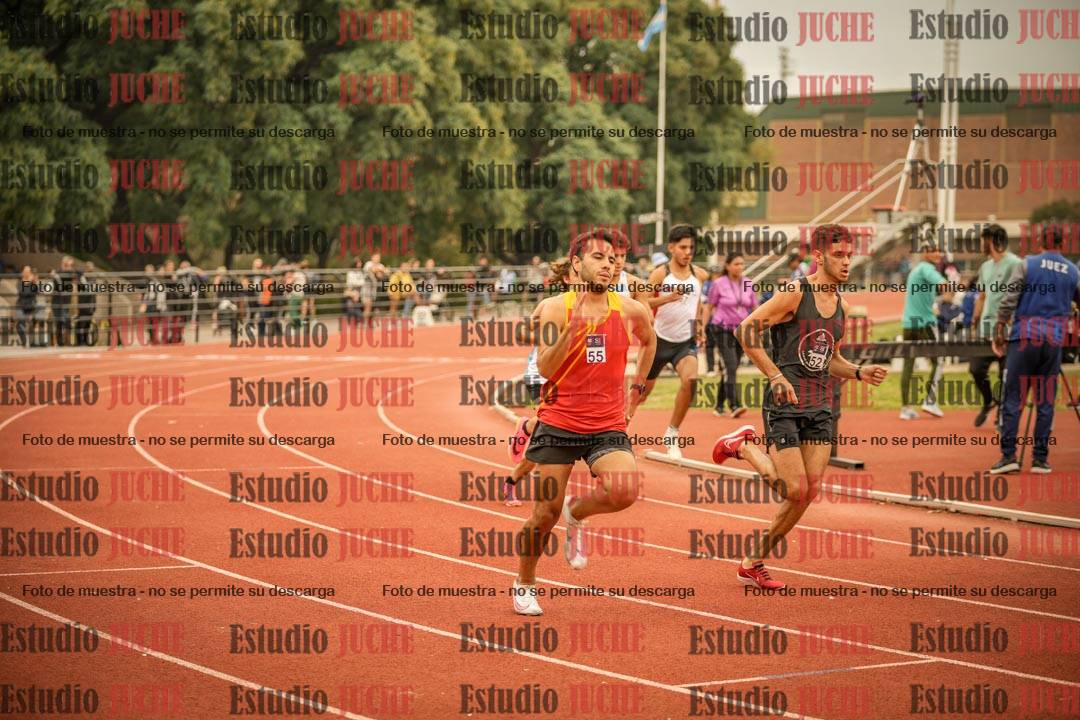 Fotos de los 800 m llanos de varones