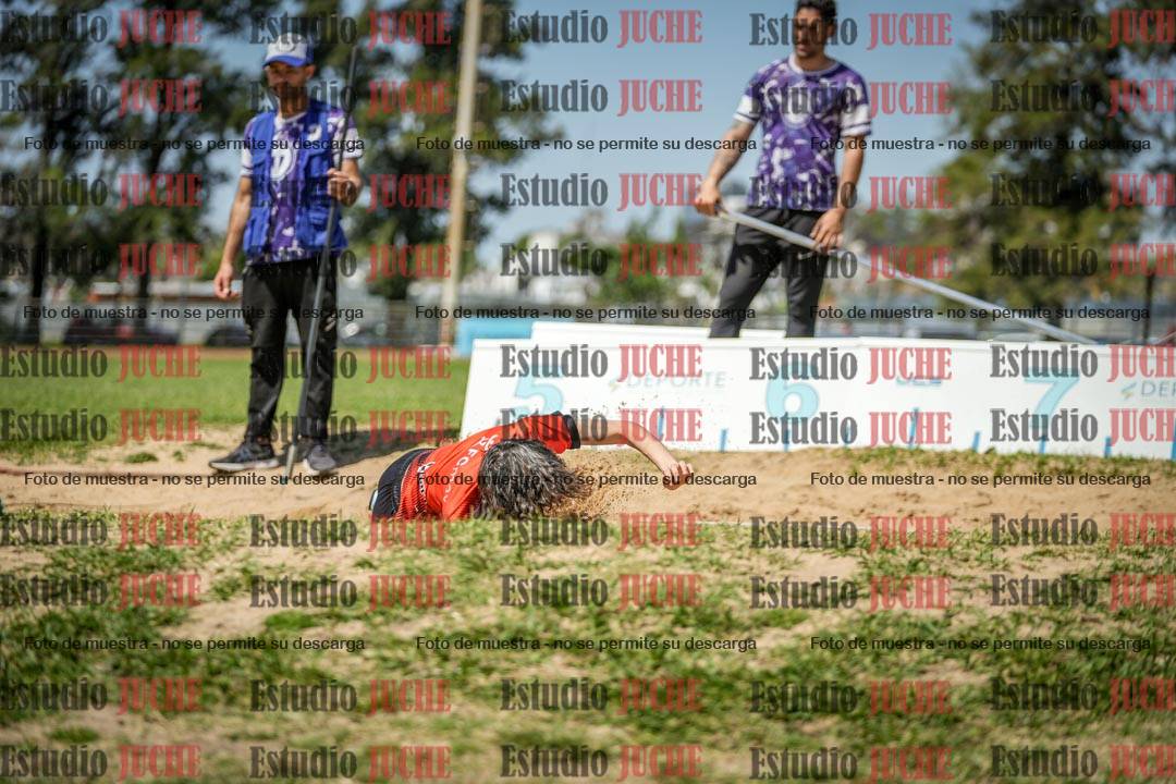 Fotos del salto en largo de varones - (incluye octatlón)