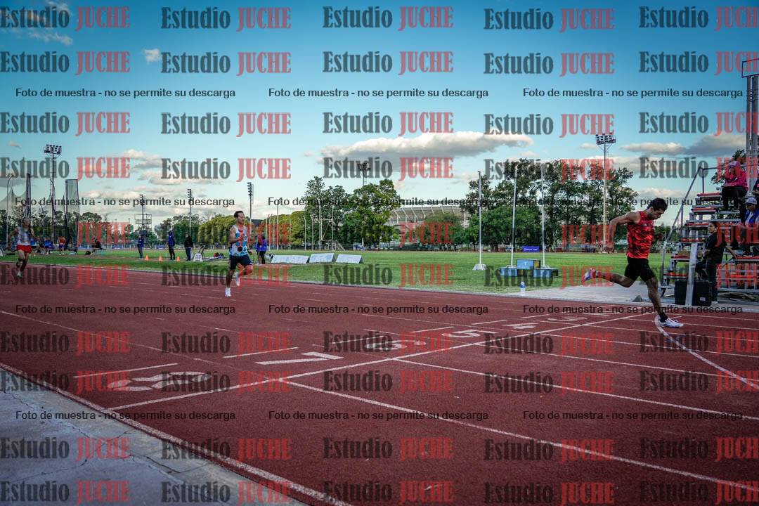 Fotos de los 400 m llanos de varones