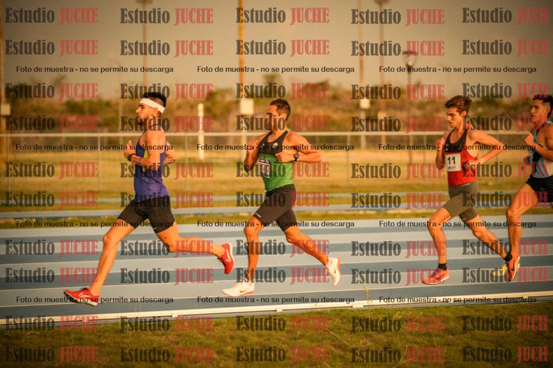 Fotos de los 3000 m llanos de varones