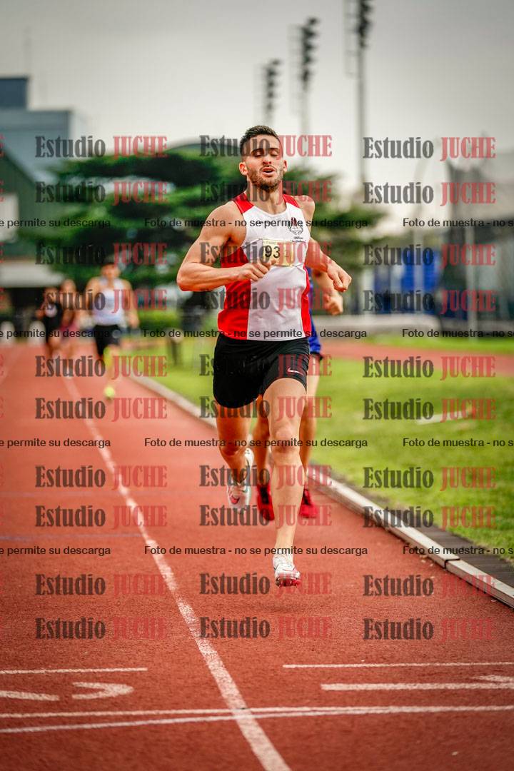 Fotos de los 800 m llanos de varones