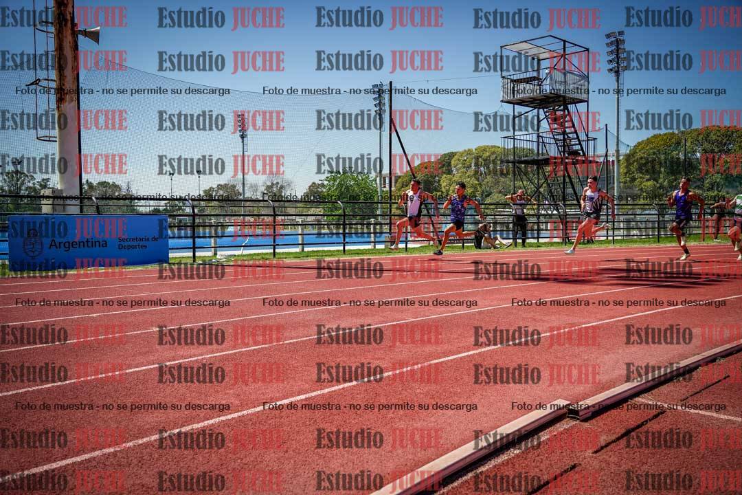 Fotos de los 200 m llanos de varones