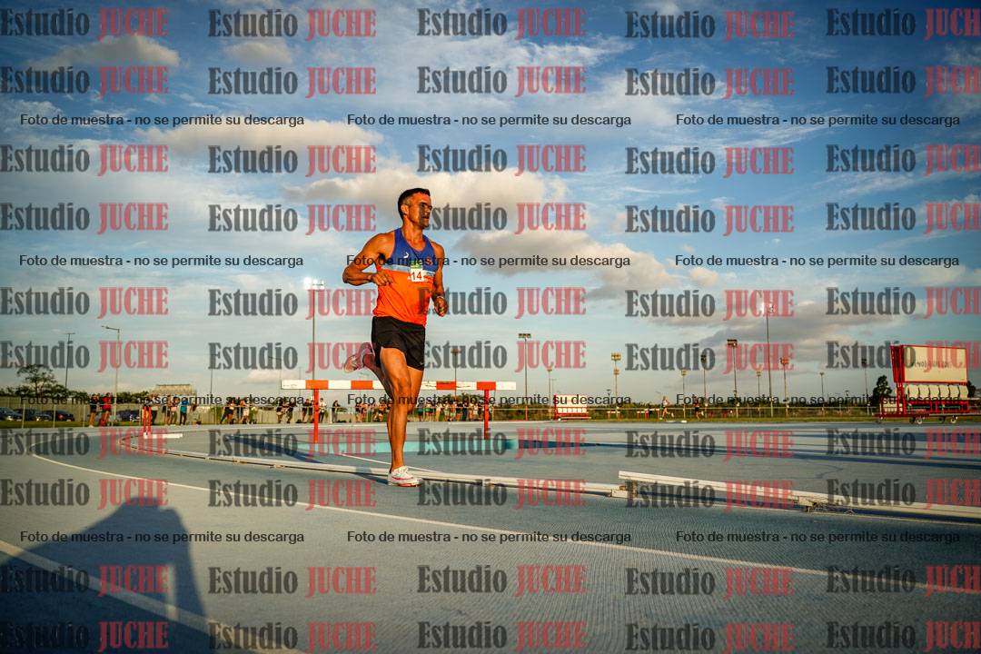 Fotos de los 3000 m llanos de varones