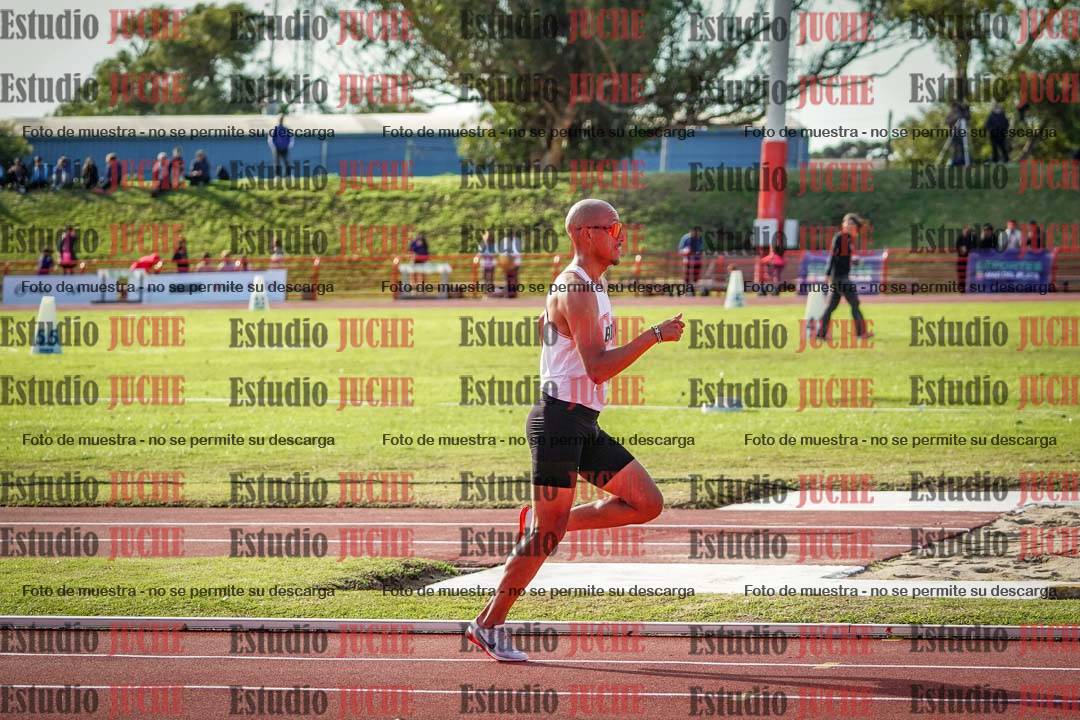Fotos de los 3000 m con obstáculos de varones