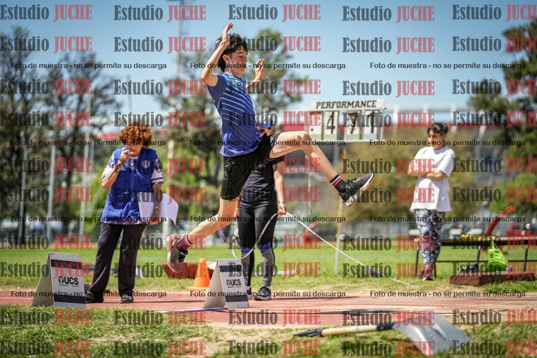 Fotos del salto en largo de varones - (incluye octatlón)