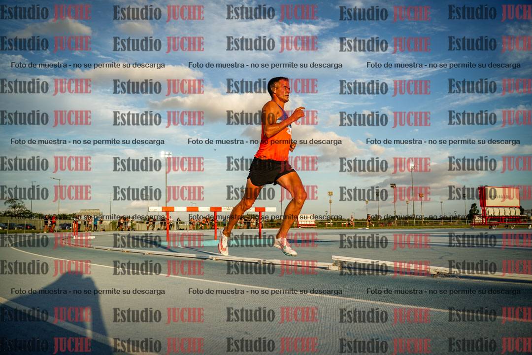 Fotos de los 3000 m llanos de varones