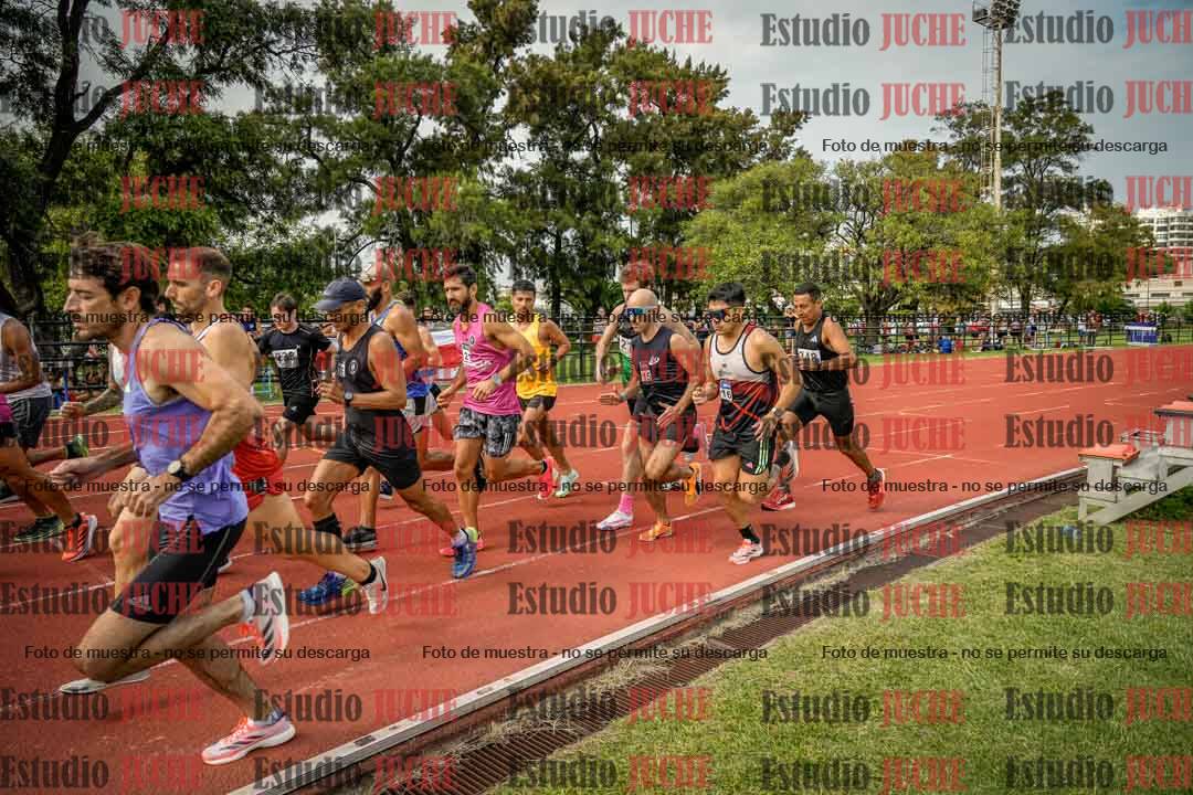 Fotos de los 3000 m llanos de varones