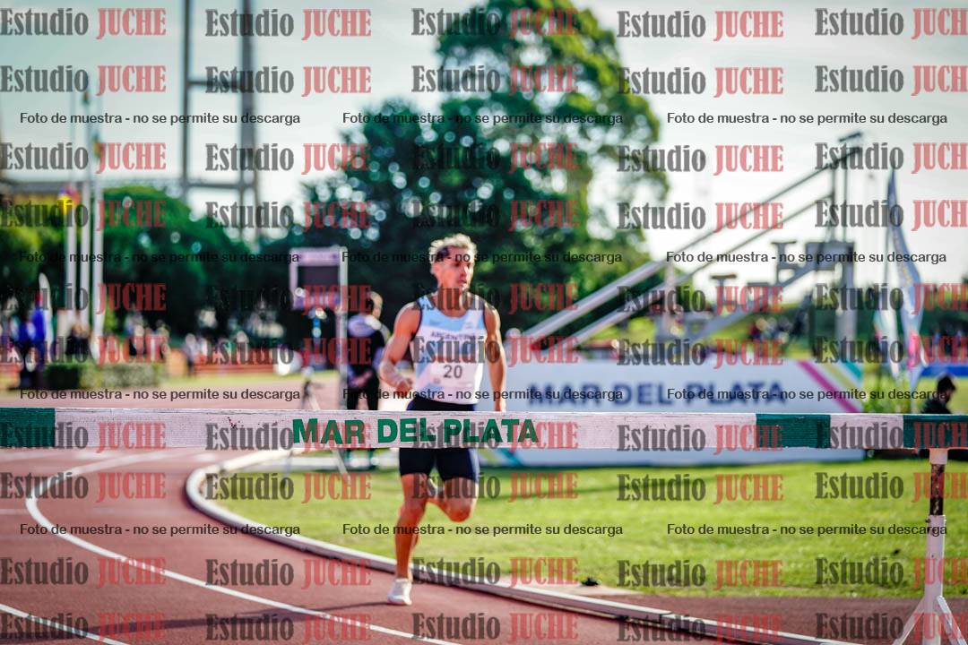 Fotos de los 3000 m con obstáculos de varones