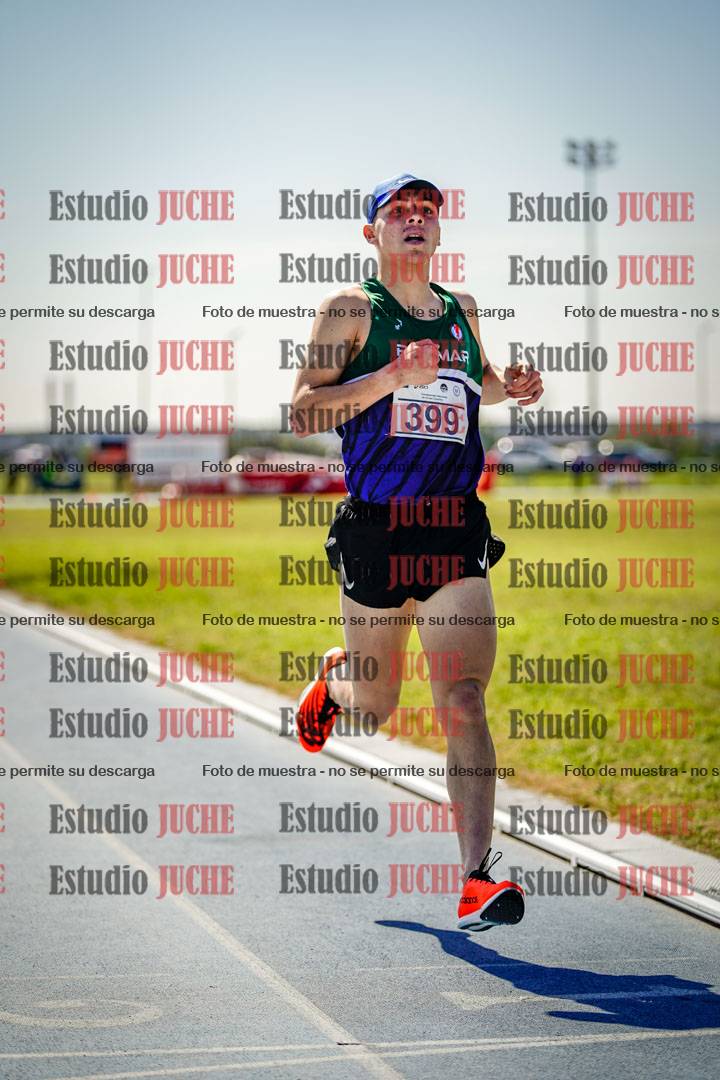Fotos de los 2000 m con obstáculos de varones