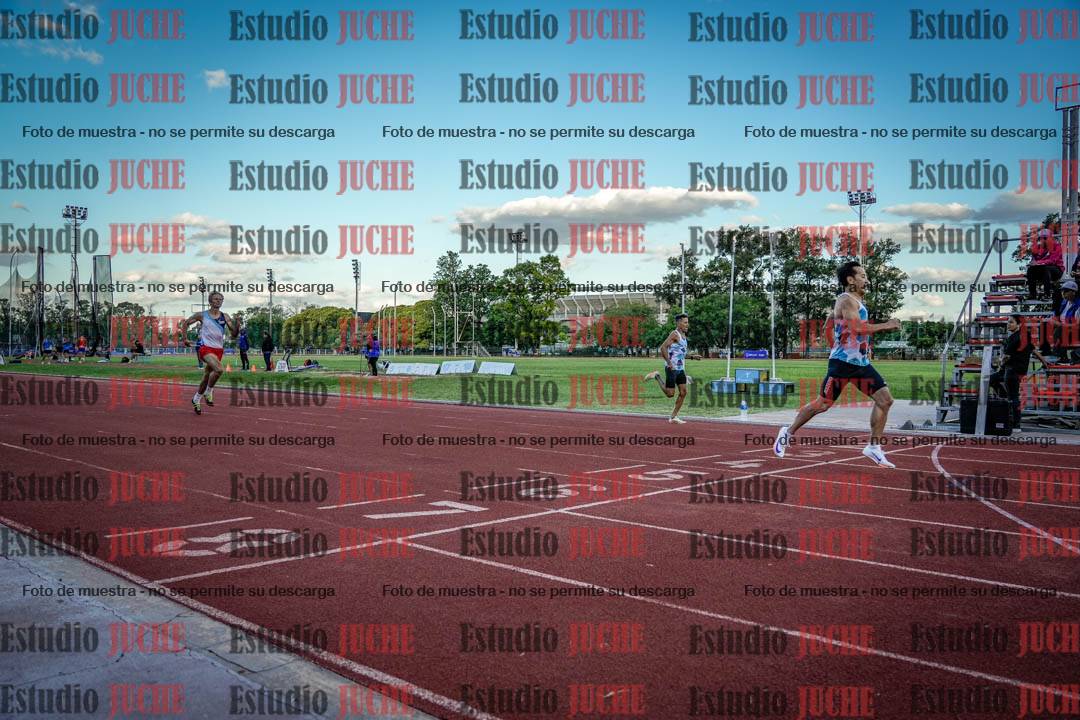 Fotos de los 400 m llanos de varones