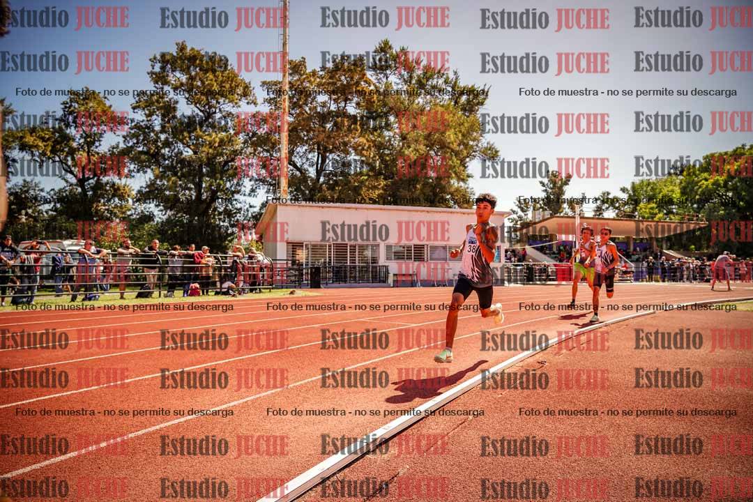 Fotos de los 600 m llanos de varones