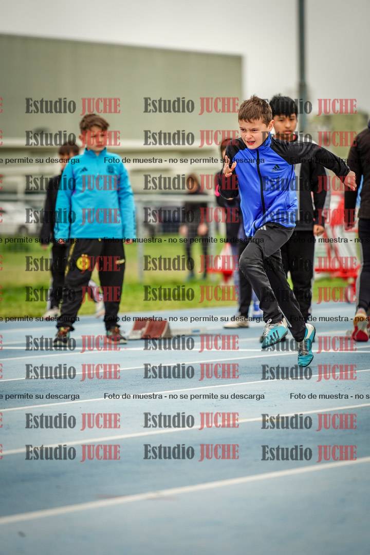Fotos de los 50 m llanos de varones - U12