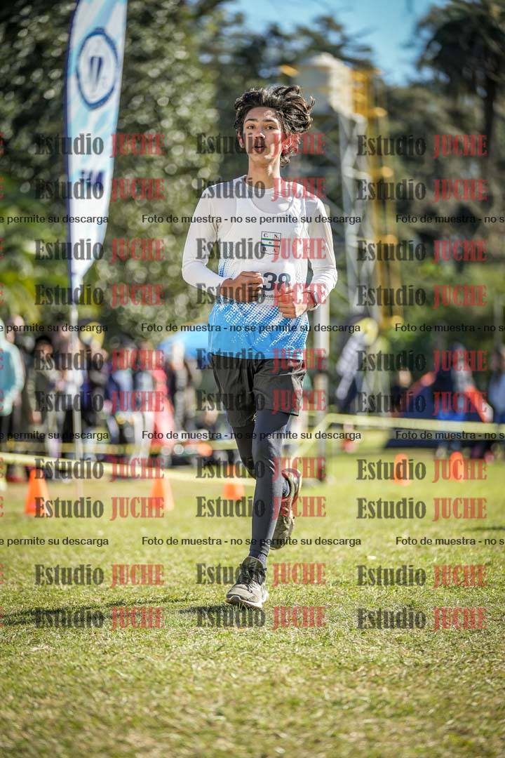 Fotos de la llegada del cross de 2000 m