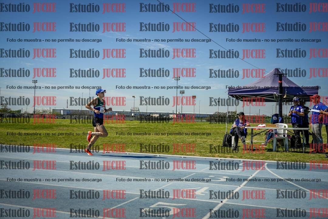 Fotos de los 2000 m con obstáculos de varones
