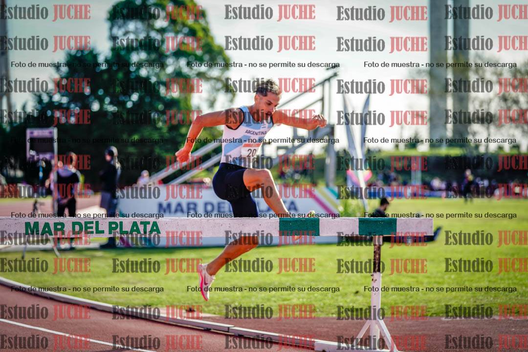 Fotos de los 3000 m con obstáculos de varones