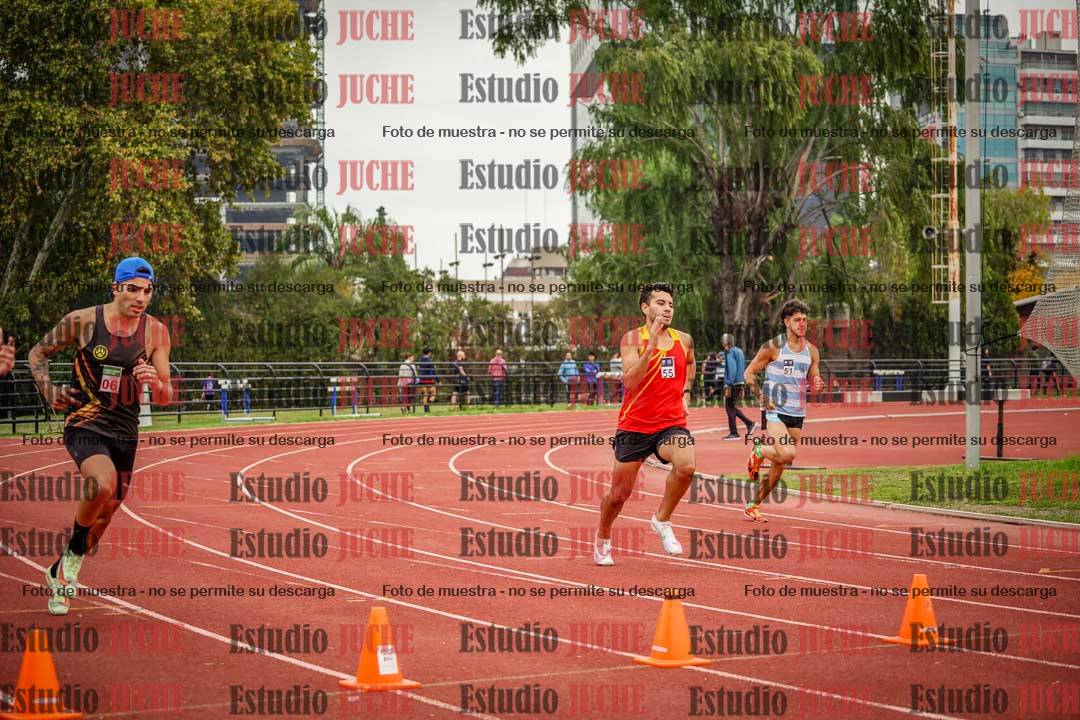 Fotos de los 800 m llanos de varones