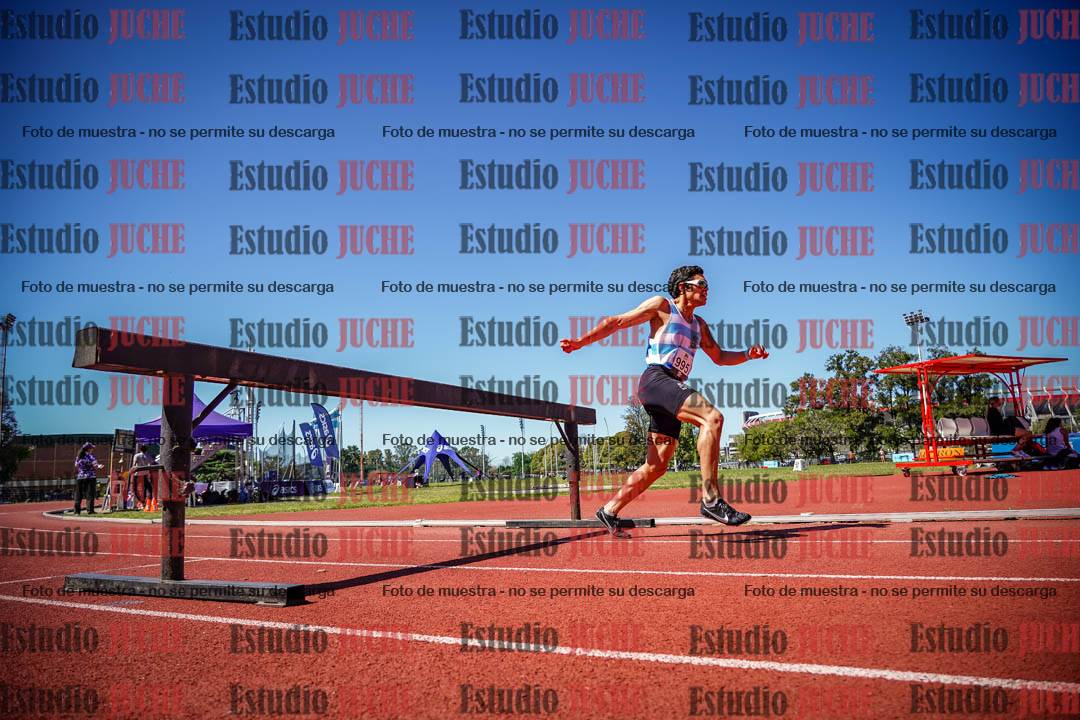 Fotos de los 3000 m con obstáculos de varones