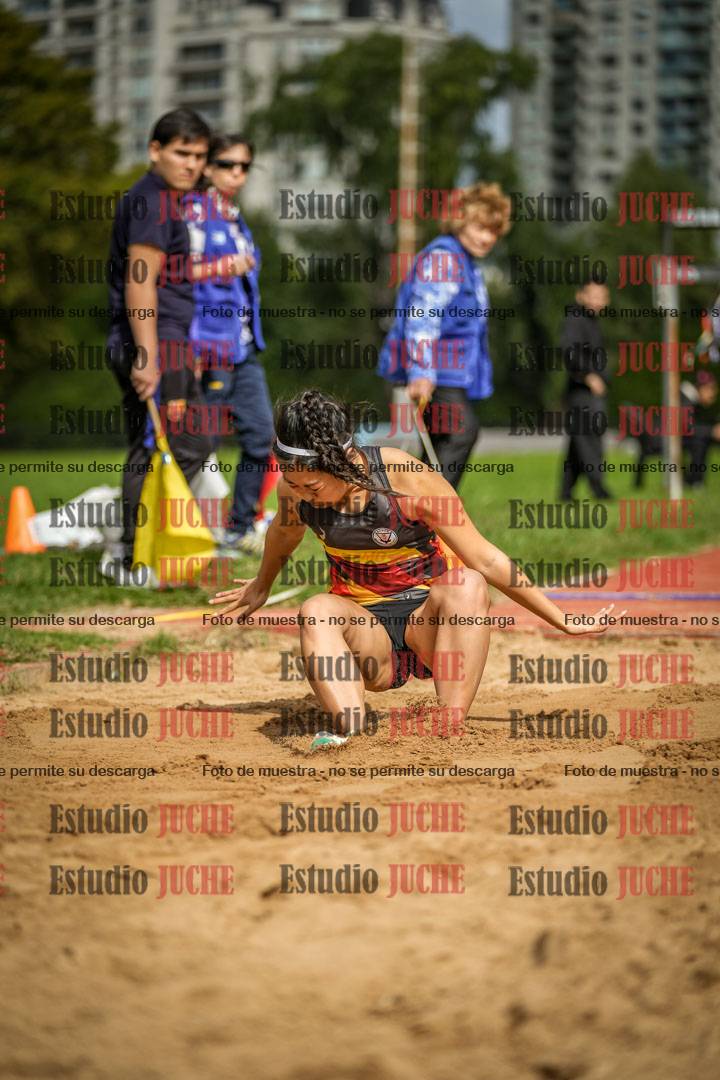 Fotos del salto en largo - mujeres mayores