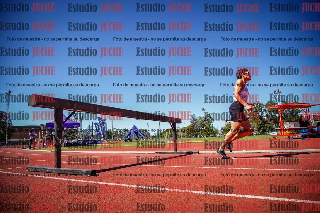 Fotos de los 3000 m con obstáculos de varones