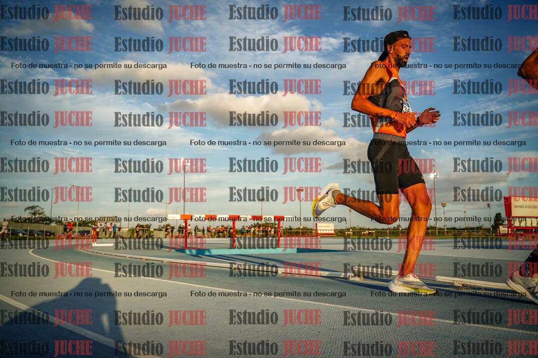 Fotos de los 3000 m llanos de varones